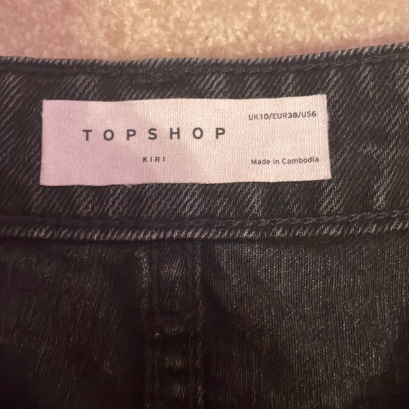 Topshop frayed hem shorts 💕 - Picture 2 of 3